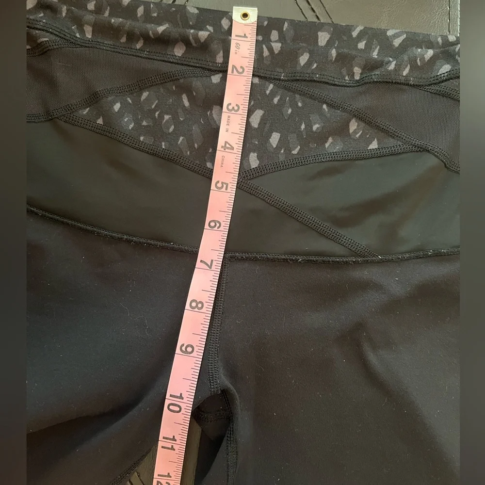 Lululemon Athletica Capri Leggings. Size 6